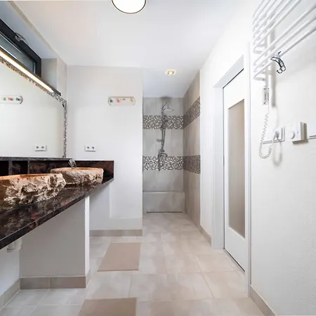 Felicita Pool House بيت للعطل Svabovce