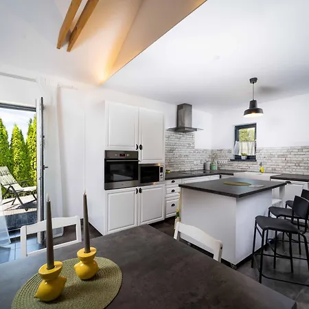 Felicita Pool House بيت للعطل *